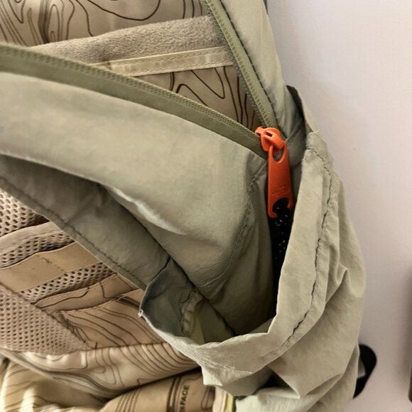 The North Face Mountain Daypack - Picture 6 of 7